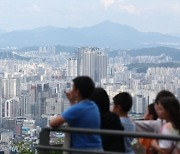 “4년만에 팔렸는데 신고가, 여기저기 축포”...서울 아파트값, 5년10개월만에 최대 상승