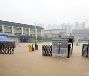 물폭탄에 잠기고 물 새고…인천·경기 32개 학교, 휴교·단축수업