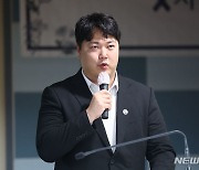 서이초 순직 교사 유가족 "심리상담 등 어떤 지원도 못 받아"