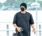 찬열, '비니로 완성한 공항패션' [사진]