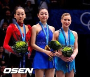 '2인자' 아사다 마오의 고백..."김연아와 경쟁, 고통스러웠다"