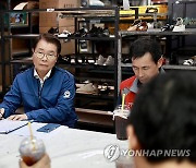 이정식 장관, 성수동 제화 사업장 방문