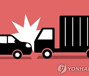 밀양서 교차로 출발 SUV, 대형화물차 충돌…60대 운전자 숨져