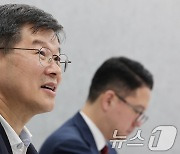 보호출산제 시행 첫날…복지차관, 시스템 운영 현장점검