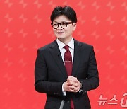 "당원 자격도 없어" vs "장관이 특정 정파에 따라 움직이면 오해"