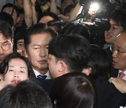 아수라장 된 첫 '尹 탄핵 청원' 청문회... 임성근은 청문회 중 현직 검사와 연락 논란