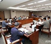 건설소방위, 도로 정비로 안전한 도로 환경 조성 당부 [충남도의회 브리핑]