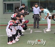 [MD포토] 도봉구 유소년야구단 '송파구에 7-2 승리'