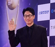 지석진, 기분 좋은 미소