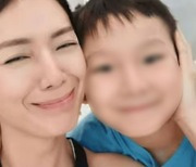 49살 '이혼' 여배우, 13살 아들이 연애 권해..."파트너 찾으세요" [룩@글로벌]