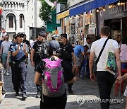 프랑스 경찰과 순찰 나선 한국 경찰