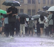 [내일날씨] 수도권서 남부 찍고 다시 중부 폭우…남부 무더위