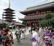 JAPAN TOURISM FOREIGN VISITORS