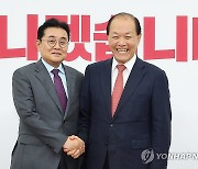 황우여 비대위원장 예방한 전병헌 대표