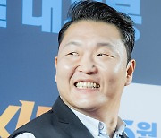 싸이, 악천후로 공연 중단 “관객 안전보다 중요한 건 없어” [전문]