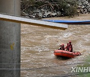 (SpotNews)CHINA-SHAANXI-ZHASHUI-BRIDGE COLLAPSE-RESCUE (CN)