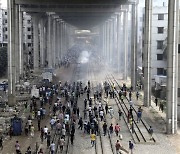 ‘참전용사 자녀면 공무원?’…시위 격화에 방글라데시 대법원 “제도 축소”