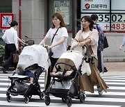 “동료 육아휴직 오히려 좋다고?”…업무 대신하면 수당 준다는 ‘이 나라’