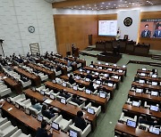 서울시의회도 원구성 지연…상임위원장 갈등에 장외투쟁 선언