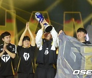 ‘연장에 연장' 젠지, 명승부 끝에 디알엑스 꺾고 창단 첫 우승...MVP 변상범(종합) [VCT 퍼시픽]