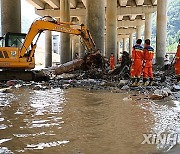 (SpotNews)CHINA-SHAANXI-ZHASHUI-BRIDGE COLLAPSE-RESCUE (CN)