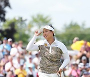 LPGA 투어 데이나 오픈 우승 인사하는 태국 완나센