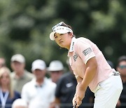 퍼트하는 LPGA 투어 데이나 오픈 준우승 유해란