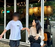 ‘인기스타상 수상’ 박지윤 “너무 좋네요”…자녀와 행복한 일상 공개