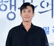 [포토] 최원영, '멋짐 가득한 모습'