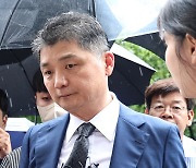 Kakao founder Kim Beom-su appears in court for SM Entertainment stock scandal