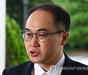 대검 ‘총장패싱’ 진상조사 지시에…‘김건희 여사 명품백’ 수사팀 검사 사표, 이유는