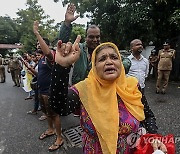 SRI LANKA BANGLADESH STUDENTS PROTEST