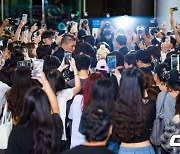 에스파 귀국길에 공항 입국장은 마비 [사진]