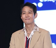 이정재, 550억 빌딩 2채 건물주 됐다…'오겜2' 상금 미련 없겠네[이슈S]