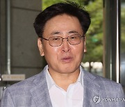 출근하는 유상임 과기정통장관 후보자