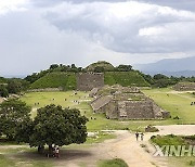 MEXICO-OAXACA-MONTE ALBAN-ARCHAEOLOGICAL SITE