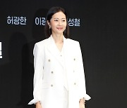 염정아, 순백의 아름다움