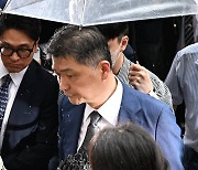 'SM 시세조종' 김범수 구속 후 첫 검찰 조사