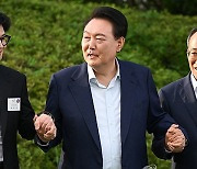 윤 대통령, 신임 국민의힘 지도부와 만찬…“한동훈 대표 잘 도와줘야”