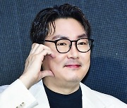 故이선균 빈자리 채운 조진웅 “큰 슬픔, 보탬돼야겠다 생각”(노웨이아웃)