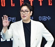 조진웅 염정아 “첫 OTT 시리즈 출연 기대, 해외 반응 궁금해”(노웨이아웃)