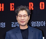 [T포토] 유재명 '믿고 보는 배우'