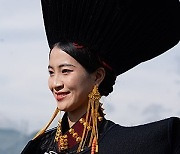 (SichuanMosaics)CHINA-SICHUAN-BUTUO-YI ETHNIC GROUP-TORCH FESTIVAL-COSTUMES (CN)