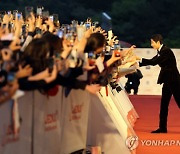 인천공항, '변우석 과잉 경호' 경비업체 결국 고소