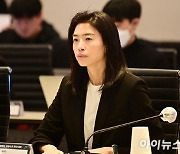 카카오 비상경영 체제로…정신아 대표, '김범수 공석' 경영쇄신위원장 대행