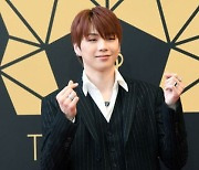 Kang Daniel signs with new agency Artistic Round Alliance