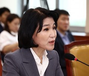 "한국의 괴벨스" "나이가 몇살?"… 野, 이진숙 총공세