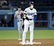 '오타니 벌써 140㎞ 찍었다!' 캐치볼만 했을 뿐인데... 이대로라면 日 개막전 선발 문제 없다