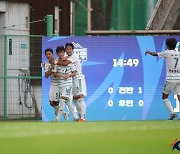 전북 U18 K리그 유스 챔피언십 첫 우승! '준프로' 진태호 골... 김천에 4-1 완승 [천안 현장]