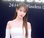 '아이유 표절' 고발인, 3000만 원 손배소 불출석